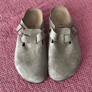 Tan suede Birkenstock